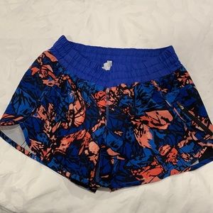 Lululemon tracker short size 8